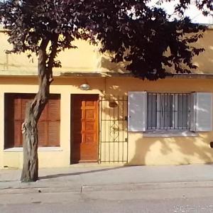 House City zona comercial Guemes libre estacionamiento