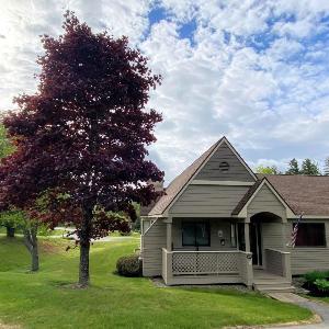 FV23 Awesome on golf course in Bretton Woods with Mountain Views