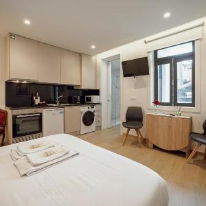 Carmo Residence Porto by Vacationy
