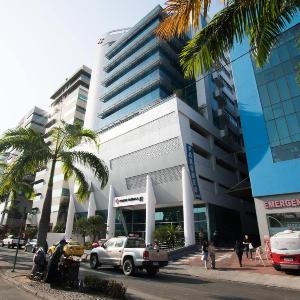 Suites empresariales cerca de Omni Hospital Solaris  Mall del Sol Guayaquil