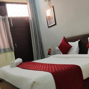 Hotel Maayra Inn