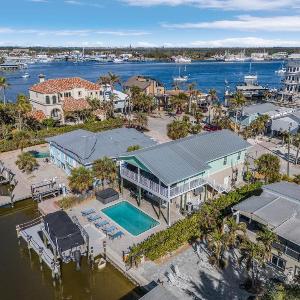 265 Beautiful Canal Front Home Heated Pool home