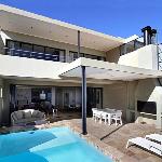 13 On Medburn Penthouse Luxury Suites 