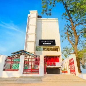 Townhouse Patel Nagar Near Saharanpur Chowk Dehradun Formerly Calista Square