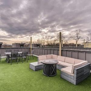 Highland Station - Private Rooftop - Sleeps 14