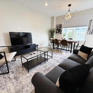 Warrenville Retreat 4BR 3 Bath Townhouse - WV2