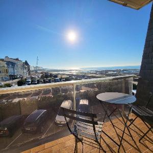 Studio neuf proche plage et commerces balcon vue mer - FR-1-92-945