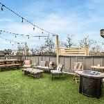 June's Nash Home 4 Miles to Broadway-Rooftop Patio