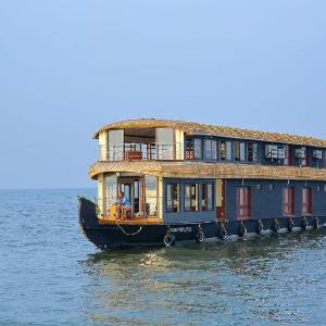 Cosy Houseboats
