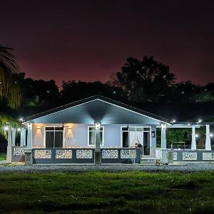 homestay Villa D'Manggis