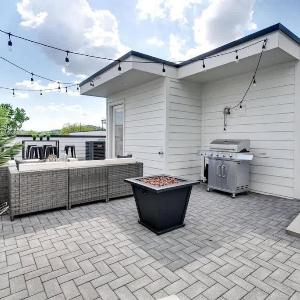 Private Rooftop Oasis - 2 Nashville Homes