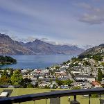 Magic on Malaghan with Lake Views Queenstown 