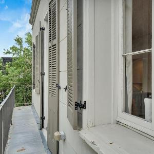 Esplanade Ave Stay wBalcony across French Quarter