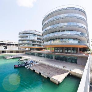 Waterfront Luxury Studio FREE Parking AC NETFLIX & WIFI By Tilo Lux