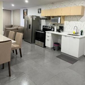 Paradise Apartment at Gallerias Escalon