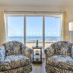 2 Bed/2 Bath 4th floor Oceanfront condo sleeps 6. Oceanfront deck and pool.