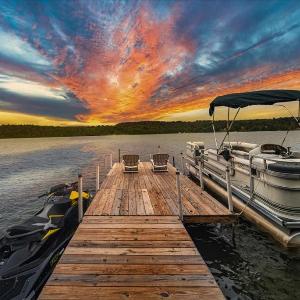 Catskills Lakefront with Hot Tub Sauna and Theater