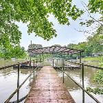 Delma's Haven in Cadiz - Deck & Lake Access