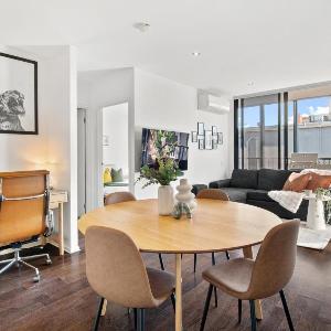 Sunny Richmond Escape 2BR and Large Balcony