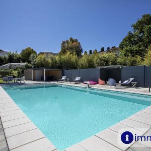 Air-conditioned villa with pool and garden