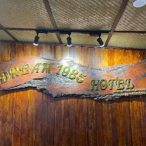 Dream 1985 Hotel