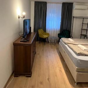 Downtown Republic square Apartment