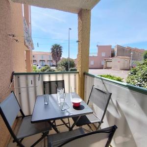 T2 Saint-Pierre-La-Mer - Parking - 3/4 pers - FR-1-795-63