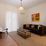 Prime location 1BR Hill Aprtm Athens 