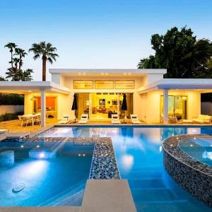 Large Pool Spa Mnt Views & Sauna | 5 Min to Town