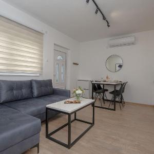 Azzurro Apartments with Swimming pool & Jacuzzi