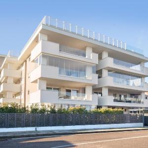 Perla Garda Lake Apartment With Pool