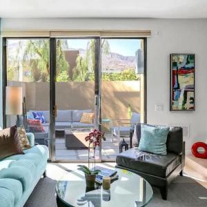 La Mirage Contemporary Home Plus Pool Exclusively Month Plus