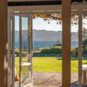 Waterside Bliss - Taupo Holiday Home