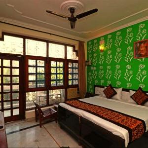 Hari Villa Residency @ Noida Indoor Stadium