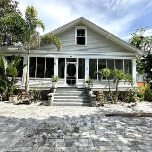 Lemon Street Retreat Renovated 1920 Craftman Half mile Stroll to Historic DT Beaches 3 mi to Vilano & 5 to St Aug