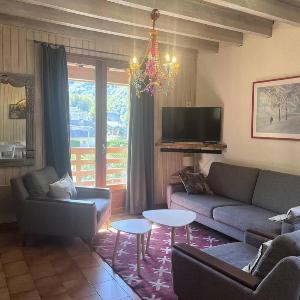 Maison spacieuse avec parking et balcon à Cauterets - FR-1-812-21