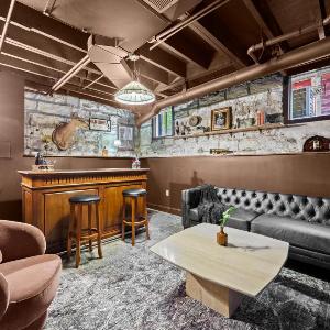 Gatsby Glam 3BR Speakeasy Retreat in Louisville