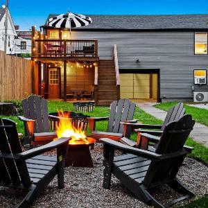 The Gatsby Carriage House Luxe Stay w Game Room