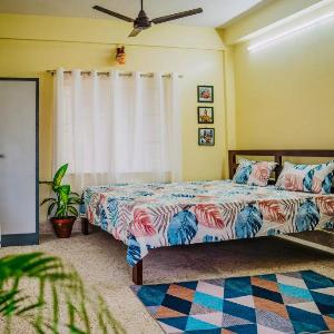 couple friendly room with balcony kitchen private bath