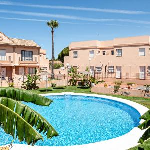 Apartamento económico en La Barrosa con piscina