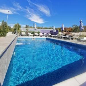 Apartments Lea with pool