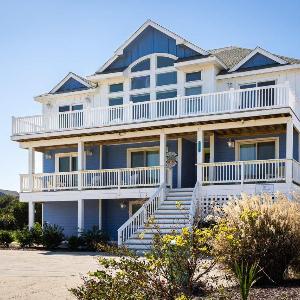 Gorgeous Semi-Oceanfront Home in Whalehead