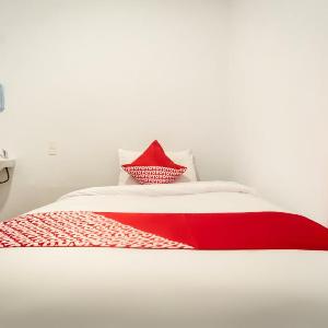 Dancenter Metropolitan Homestay Near Komplek Asia Megamas Medan