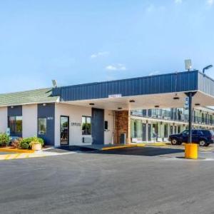 Econo Lodge Shorewood