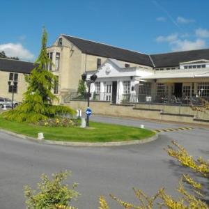 Hotels near Halifax Minster - Gomersal Park Hotel & Dream Spa