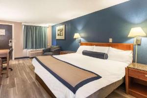 Rodeway Inn & Suites I-94 and Rte 50, Kenosha