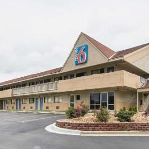 Hotels near Overland Park Convention Center - Motel 6-Overland Park KS