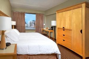 The Avalon Hotel and Conference Center, Erie