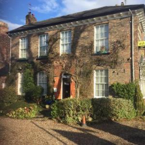 Hotels near Central Hall York - Holly Lodge