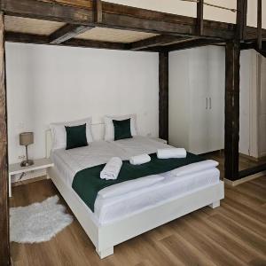 Studio Piata Mare Mardomi